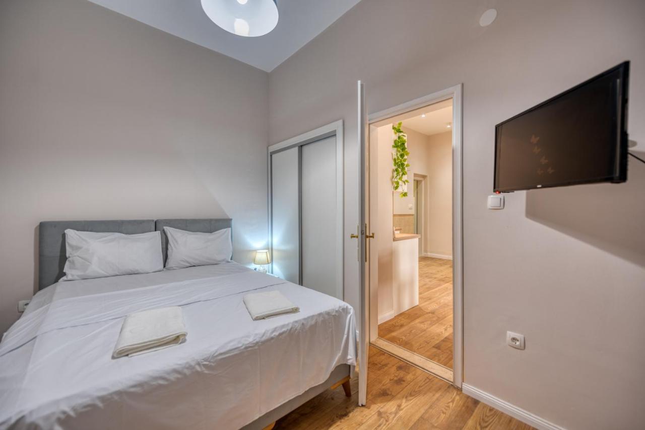 Apartments Vujosevic Tivat Bagian luar foto