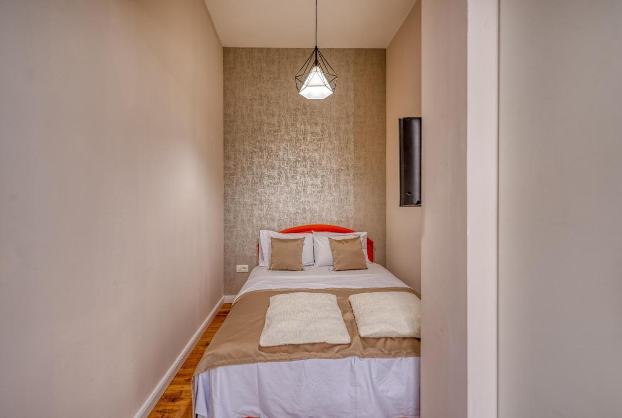 Apartments Vujosevic Tivat Bagian luar foto