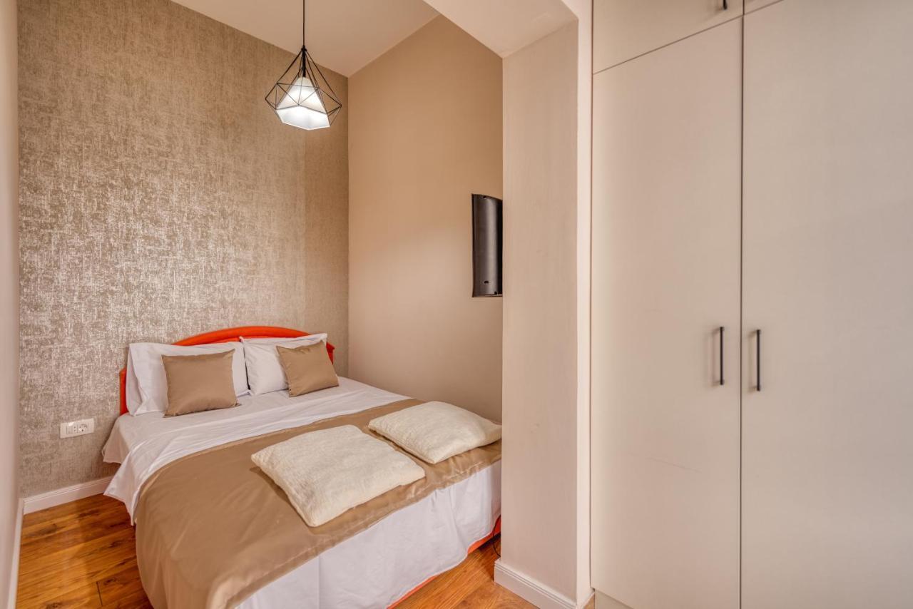 Apartments Vujosevic Tivat Bagian luar foto